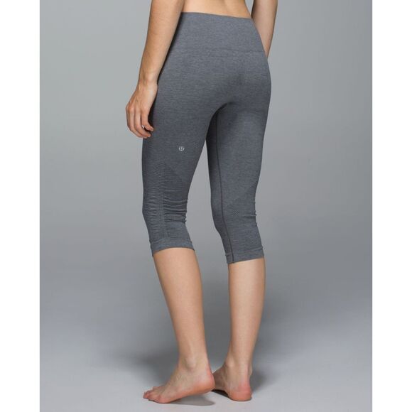 Lululemon In The Flow Crop II - Picture 3 of 11